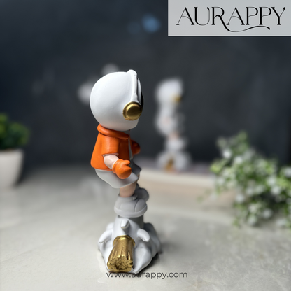 Versatile Astronaut Figurine showpiece – Perfect for Home Décor, Office Desk, Car Dashboard, and Gifts