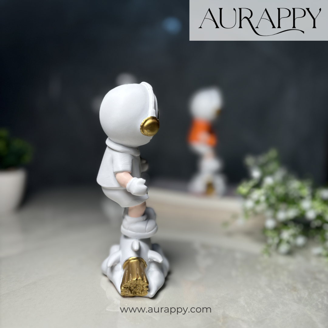 Versatile Astronaut Figurine showpiece – Perfect for Home Décor, Office Desk, Car Dashboard, and Gifts